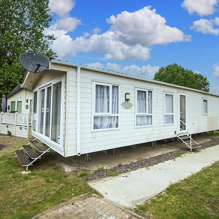 Modern 6 Berth Caravan At Highfield Grange In Essex Ref 26609P Клактон-он-Си Экстерьер фото