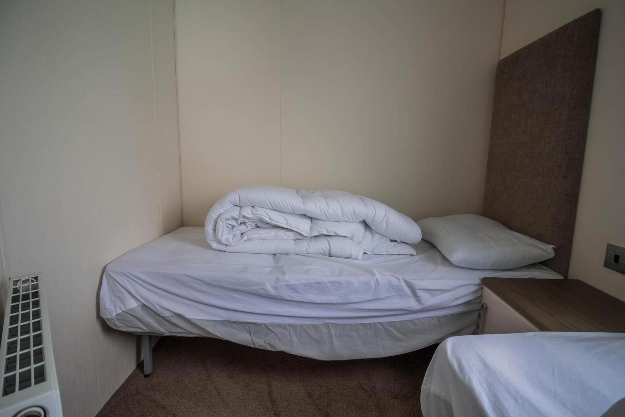 Modern 6 Berth Caravan At Highfield Grange In Essex Ref 26609P Клактон-он-Си Экстерьер фото